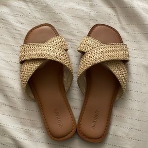 Old Navy Raffia Criss Cross Sandals